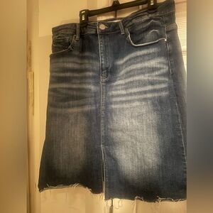 Risen distressed denim skirt 1x worn once